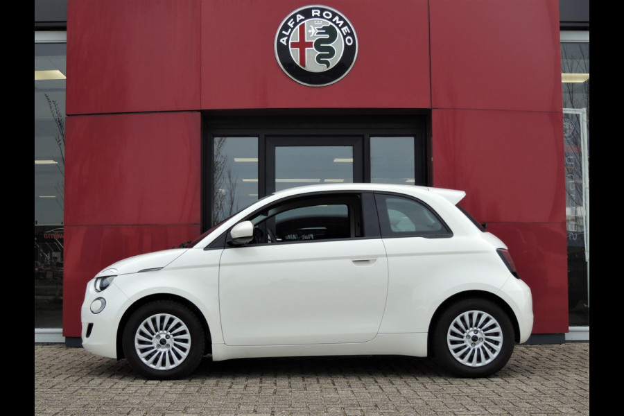 Fiat 500 Action 24 kWh | Radio Plus Pack | Touchscreen Navi | CarPlay | Android