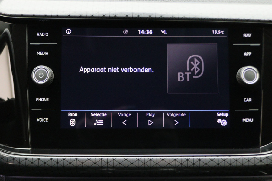 Volkswagen T-Cross 1.0 TSI Style Virtual Cockpit, Camera, ACC, Apple Carplay, DAB, PDC, Trekhaak, 17''