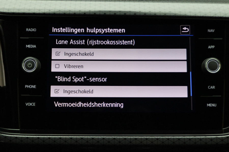 Volkswagen T-Cross 1.0 TSI Style Virtual Cockpit, Camera, ACC, Apple Carplay, DAB, PDC, Trekhaak, 17''