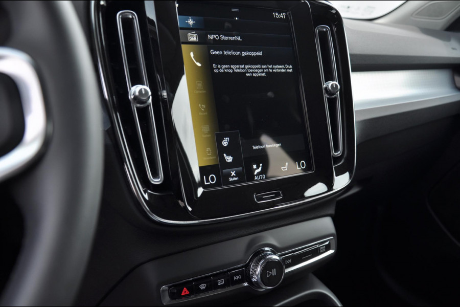 Volvo XC40 T4 211PK Automaat Recharge Inscription Expression / Cruise control/ Elektrische achterklep/ Parkeersensoren met camera/ DAB/ Apple carplay/ Bluetooth/ Climate control/ Stoel en stuurwielverwarming/ Regensensor