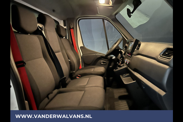 Renault Master 2.3dCi 146pk **BPM VRIJ voor de Ondernemer** Bakwagen 232cm Hoog Laadklep Zijdeur Euro6 Airco | Camera | Navigatie LED, Cruisecontrol, Bijrijdersbank, 903kg laadvermogen