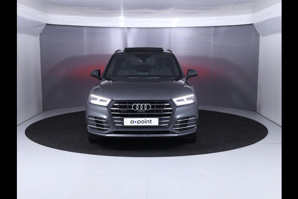 Audi Q5 55 TFSI e S edition 367 pk S-tronic | Panoramadak | Luchtvering | Elektr. trekhaak | Parkeersensoren (Park assist) | Rondomzicht camera | Stoelverwarming v/a | Navigatie  | 21" | S-line |