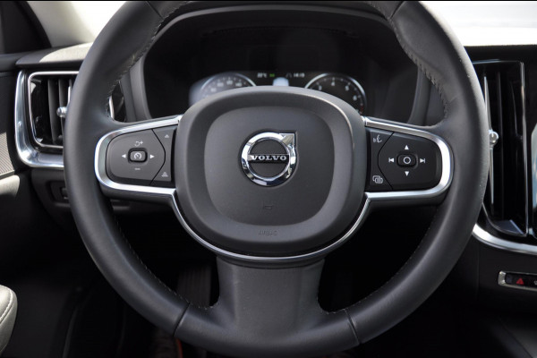 Volvo V60 B4 211PK Automaat Business Pro / Elektrische achterklep/ Keyless entry/ Adaptieve cruise control / BLIS / Apple Carplay/ DAB