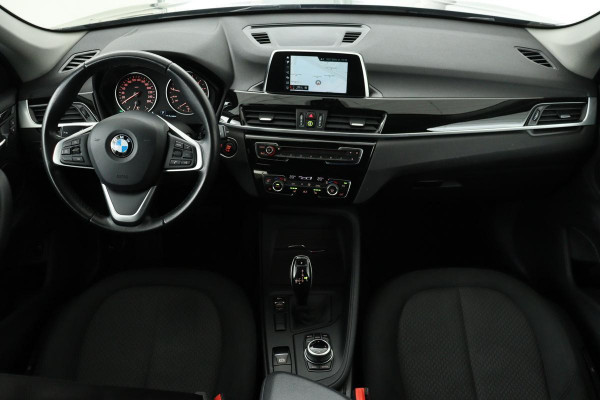 BMW X1 18i Advantage | Stoelverwarming | Full LED | Navigatie | Climate control | PDC | Cruise control | Bluetooth