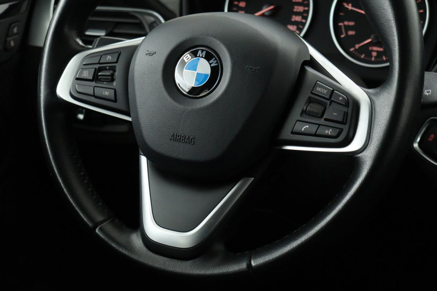 BMW X1 18i Advantage | Stoelverwarming | Full LED | Navigatie | Climate control | PDC | Cruise control | Bluetooth