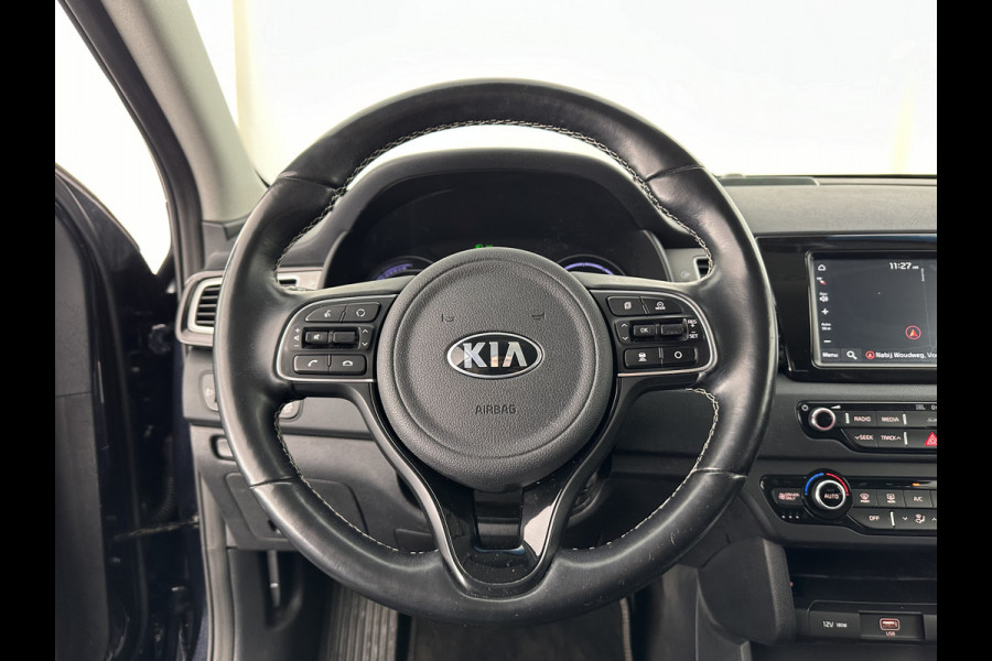 Kia e-Niro ExecutiveLine 64 kWh Aut. *FULL-LEATHER | JBL-AUDIO | FULL-LED | NAVI-FULLMAP | DAB | ADAPT.CRUISE | CAMERA | MEMORY-PACK | LANE-ASSIST | KEYLESS | DIGI-COCKPIT | SHIFT-PADDLES | COMFORT-SEATS | 17"ALU*