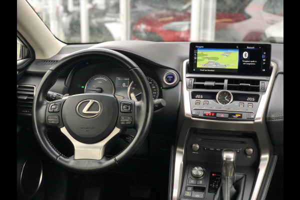 Lexus NX 300h AWD Sport Edition | Trekhaak, Eerste eigenaar, Leer, Stoelverwarming, Parkeersensoren, 18 inch, Navigatie, CarPlay