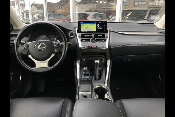 Lexus NX 300h AWD Sport Edition | Trekhaak, Eerste eigenaar, Leer, Stoelverwarming, Parkeersensoren, 18 inch, Navigatie, CarPlay