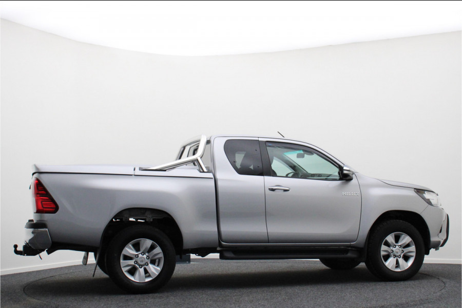 Toyota Hilux 2.4 D-4D-F Xtra Cab Professional Airco, Camera, Navigatie, Cruise, Treeplanken, 3500 KG Trekhaak, DAB