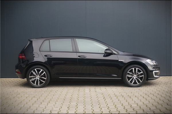 Volkswagen e-Golf e-Golf | Virtual | Dynaudio | Camera | Warmtepomp | NAP | Stoelverwarming | LED | Ambience Verlichting | BTW | Adaptive Cruise Control | LM. Velgen | Climate Control | Navigatie | PDC |