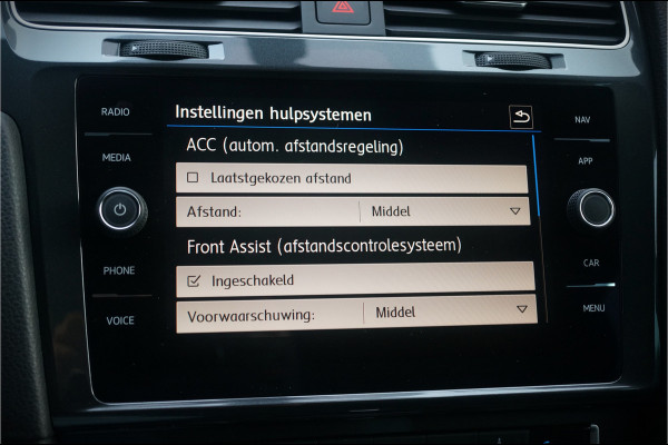 Volkswagen e-Golf e-Golf | Virtual | Dynaudio | Camera | Warmtepomp | NAP | Stoelverwarming | LED | Ambience Verlichting | BTW | Adaptive Cruise Control | LM. Velgen | Climate Control | Navigatie | PDC |