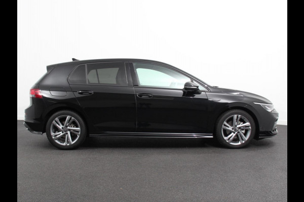 Volkswagen Golf 1.5 eTSI 150pk DSG R-Line | Panorama dak | Navigatie | Apple Carplay/Android Auto | Climate Control | Camera | Dab | Extra Getint Glas | Adaptive Cruise Control | Virtual Cockpit | Lichtmetalen Velgen