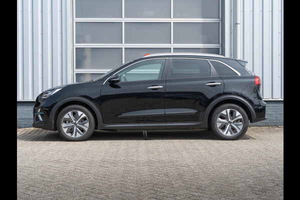 Kia e-Niro ExecutiveLine 64 kWh LED| Stoelverwarming | Climate control | Navigatie| Keyless entry |