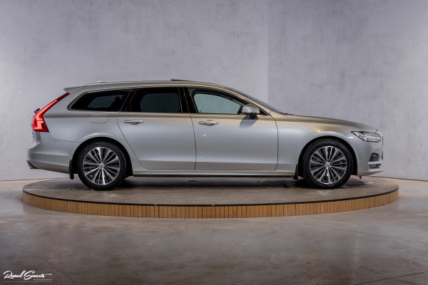 Volvo V90 2.0 T4 Momentum Pro | Zwenkbare trekhaak | Panorama | Adaptieve cruise