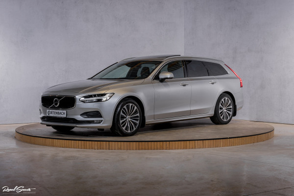 Volvo V90 2.0 T4 Momentum Pro | Zwenkbare trekhaak | Panorama | Adaptieve cruise