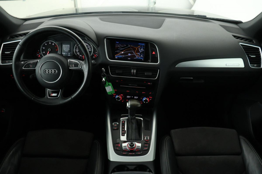 Audi Q5 2.0 TFSI quattro Adrenalin Sport | Panoramadak | Stoelverwarming | Xenon | Trekhaak | Navigatie | Leder/Alcantara | S-line