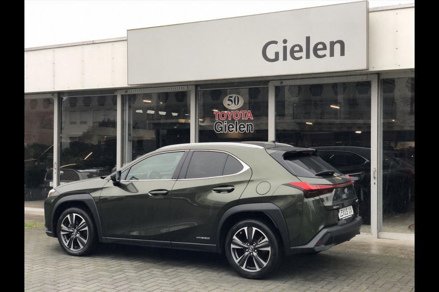 Lexus UX 250h 184pk Preference Line | Dodehoekherkenning, Parkeersensoren, Keyless, 18 inch, CarPlay, Stoel + Stuurverwarming