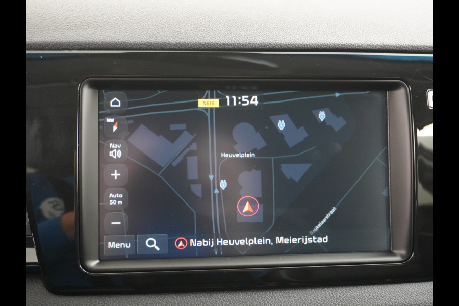 Kia e-Niro 64kWh 204PK Executive-Line Apple Carplay Android Auto Navi Ecc Leder Camera Adaptieve Cruise Control DAB Pdc Stoel Verwarming/Ve Keyless Led Achterbank en Stuur Verwarming Dodehoek assistent Regen-Lichtsensor JBL-Soundsystem Bluetooth Draadloze tel.lader Lmv 17" Krachtige en zuinige aandrijflijn met grote accu!