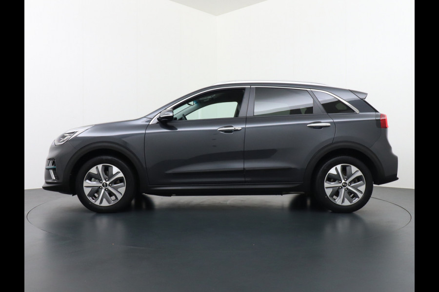 Kia e-Niro 64kWh 204PK Executive-Line Apple Carplay Android Auto Navi Ecc Leder Camera Adaptieve Cruise Control DAB Pdc Stoel Verwarming/Ve Keyless Led Achterbank en Stuur Verwarming Dodehoek assistent Regen-Lichtsensor JBL-Soundsystem Bluetooth Draadloze tel.lader Lmv 17" Krachtige en zuinige aandrijflijn met grote accu!