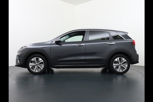 Kia e-Niro 64kWh 204PK Executive-Line Apple Carplay Android Auto Navi Ecc Leder Camera Adaptieve Cruise Control DAB Pdc Stoel Verwarming/Ve Keyless Led Achterbank en Stuur Verwarming Dodehoek assistent Regen-Lichtsensor JBL-Soundsystem Bluetooth Draadloze tel.lader Lmv 17" Krachtige en zuinige aandrijflijn met grote accu!