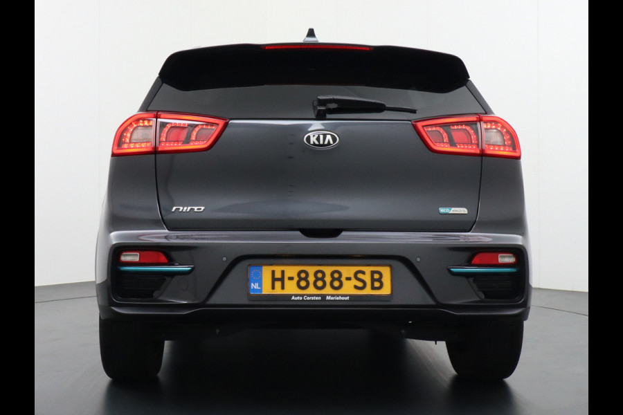 Kia e-Niro 64kWh 204PK Executive-Line Apple Carplay Android Auto Navi Ecc Leder Camera Adaptieve Cruise Control DAB Pdc Stoel Verwarming/Ve Keyless Led Achterbank en Stuur Verwarming Dodehoek assistent Regen-Lichtsensor JBL-Soundsystem Bluetooth Draadloze tel.lader Lmv 17" Krachtige en zuinige aandrijflijn met grote accu!