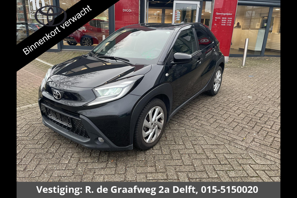 Toyota Aygo X 1.0 VVT-i MT first | Stoelverwarming | Camera | Lichtmetalen velgen