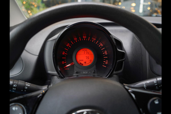 Toyota Aygo 1.0 VVT-i x-fun / Bluetooth / Speedlimiter / Airco/ LED