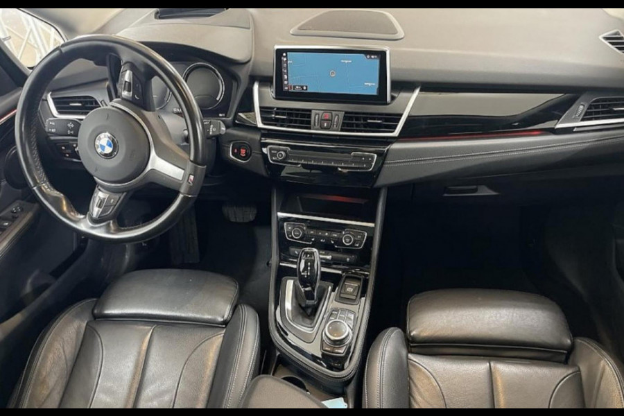 BMW 2 Serie Gran Tourer 220i Business Edition Plus 178 pk, leder,panoramadak, afn. trekhaak, 1e eigenaar, nl auto met nap