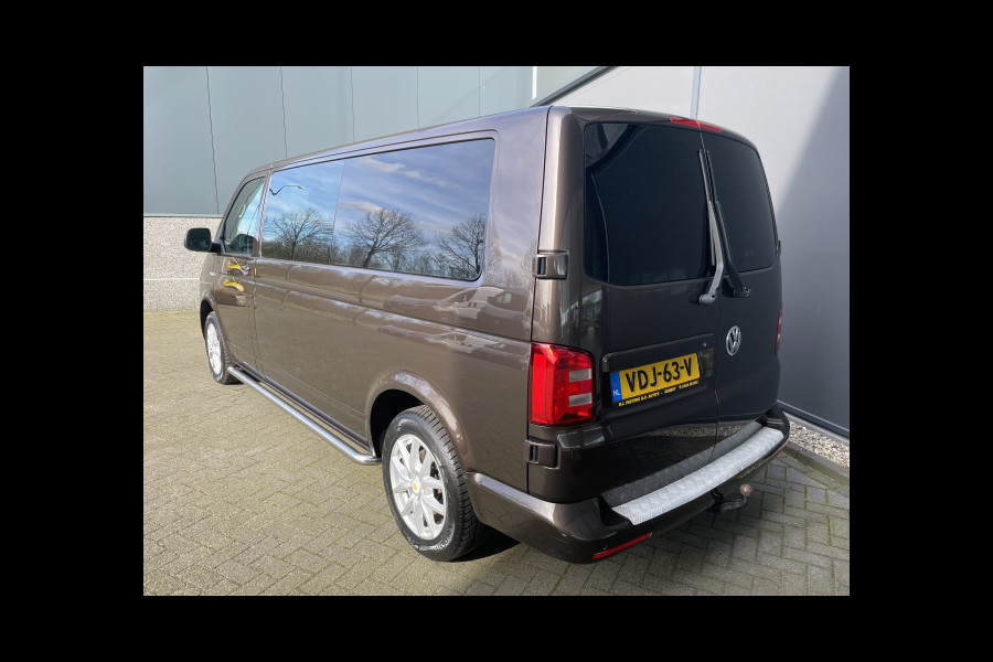 Volkswagen Transporter 2.0 TDI L2H1 30 DC Bulli Airco - Cruise control - Parksensoren V+A - Navigatie - Apple Carplay/Android auto - Radio/CD/Bluetooth - Multfunctioneel Stuurwiel - Mistlampen - LMV - Trekhaak - CD+AB - Ramen E-VZ - Spiege