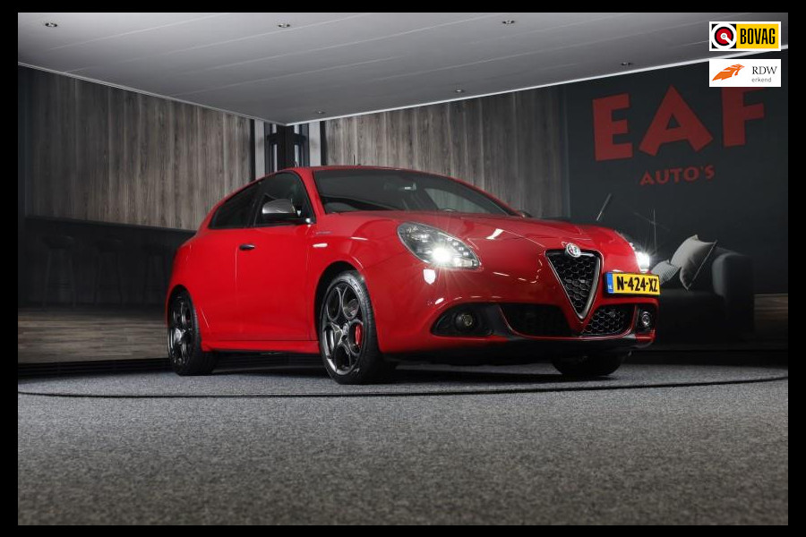 Alfa Romeo Giulietta 1.750 Turbo Veloce / 241 PK / AUT / Navi / Ecc / Cruise Control / BOSE / F1 / Schaalstoelen / Xenon / 18 Inch