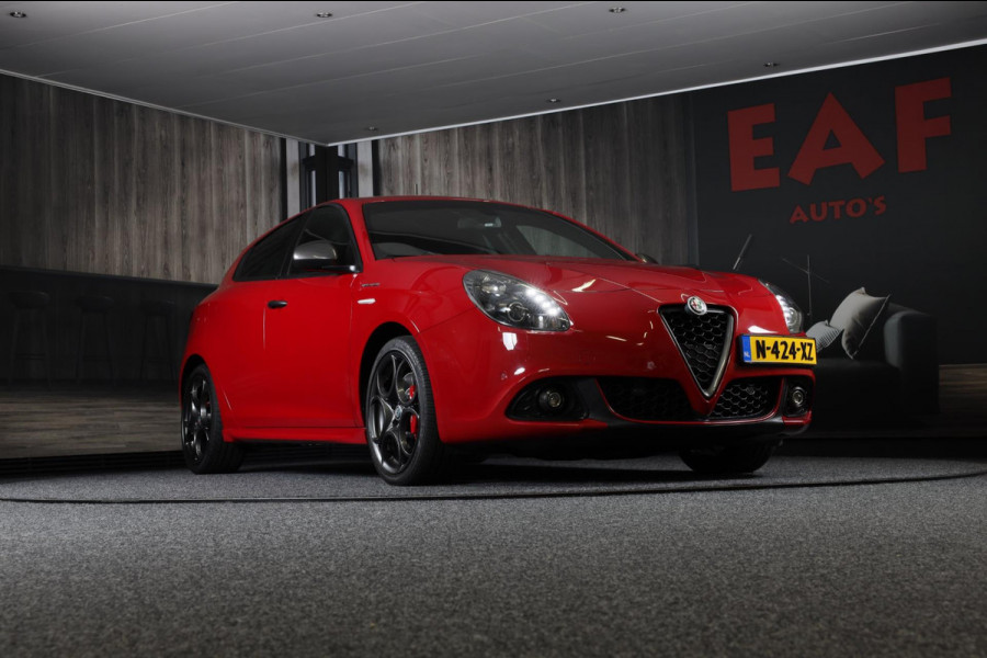 Alfa Romeo Giulietta 1.750 Turbo Veloce / 241 PK / AUT / Navi / Ecc / Cruise Control / BOSE / F1 / Schaalstoelen / Xenon / 18 Inch