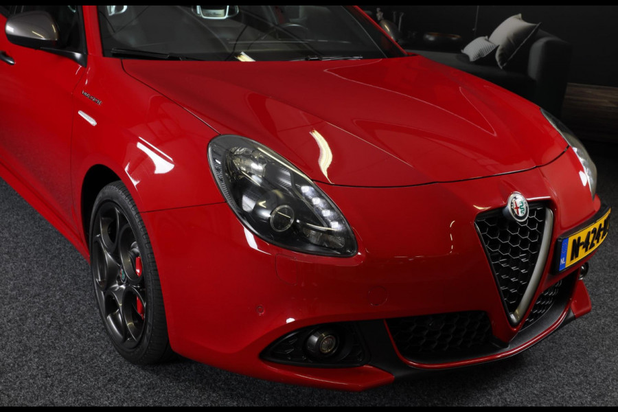 Alfa Romeo Giulietta 1.750 Turbo Veloce / 241 PK / AUT / Navi / Ecc / Cruise Control / BOSE / F1 / Schaalstoelen / Xenon / 18 Inch