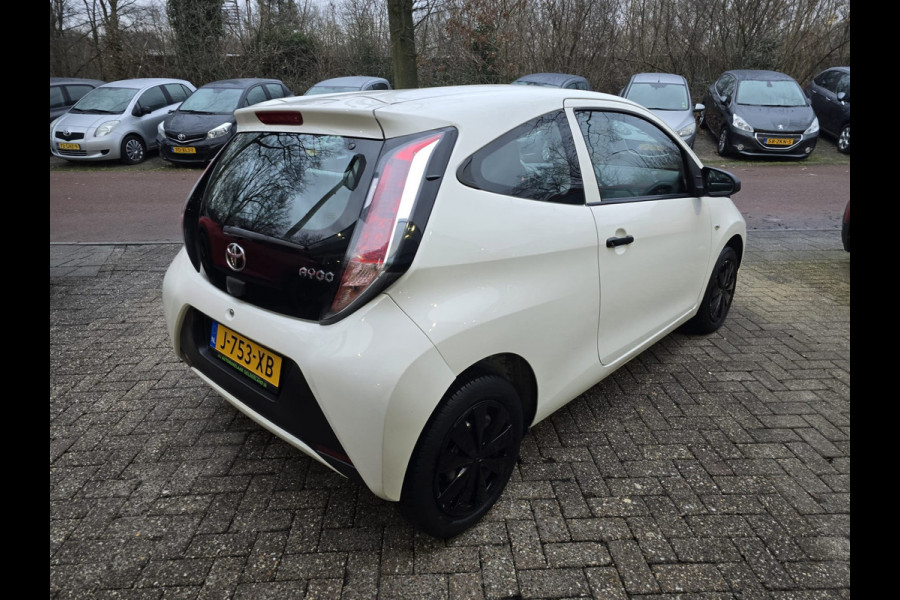 Toyota Aygo 1.0 VVT-i x | NIEUWE APK | 12MND GARANTIE | AIRCO |