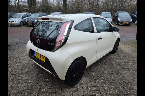 Toyota Aygo 1.0 VVT-i x | NIEUWE APK | 12MND GARANTIE | AIRCO |