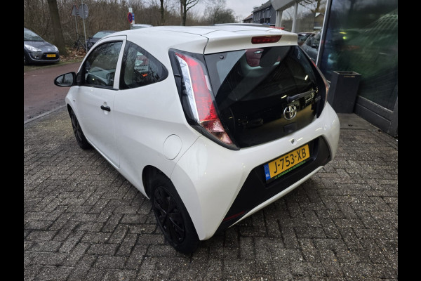 Toyota Aygo 1.0 VVT-i x | NIEUWE APK | 12MND GARANTIE | AIRCO |