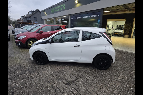 Toyota Aygo 1.0 VVT-i x | NIEUWE APK | 12MND GARANTIE | AIRCO |