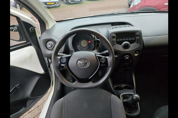 Toyota Aygo 1.0 VVT-i x | NIEUWE APK | 12MND GARANTIE | AIRCO |