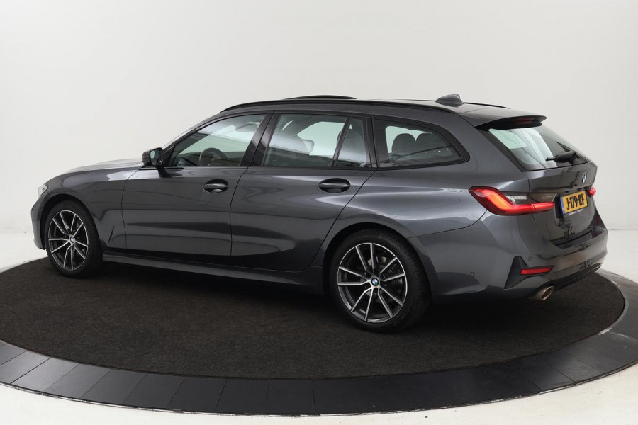 BMW 3-serie 320i Executive | Panoramadak | Adaptive cruise | Camera | Sportstoelen | Full LED | Carplay | Sfeerverlichting | Sport Line