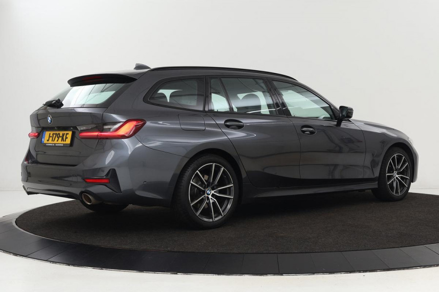 BMW 3-serie 320i Executive | Panoramadak | Adaptive cruise | Camera | Sportstoelen | Full LED | Carplay | Sfeerverlichting | Sport Line