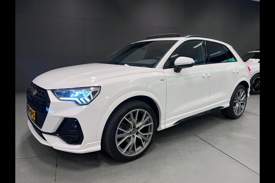 Audi Q3 35 TFSI S 3X S-LINE BLACK-LINE PANO/NAVI/LED/DAB/CARPLAY