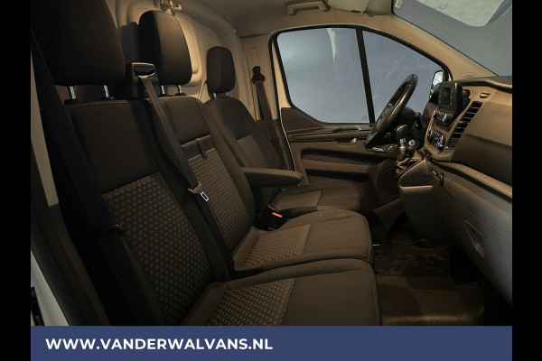 Ford Transit Custom 2.0 TDCI 131pk L2H1 Euro6 Airco | Camera | LED | Cruisecontrol | 2800kg Trekvermogen Parkeersensoren, Verwarmde voorruit, Bijrijdersbank