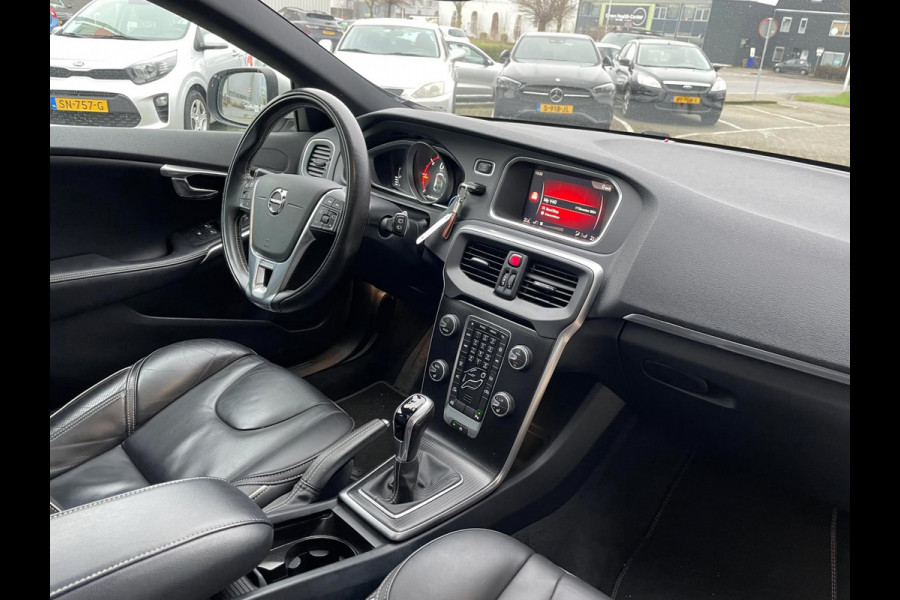 Volvo V40 2.0 D3 Business Sport / panoramadak / leer