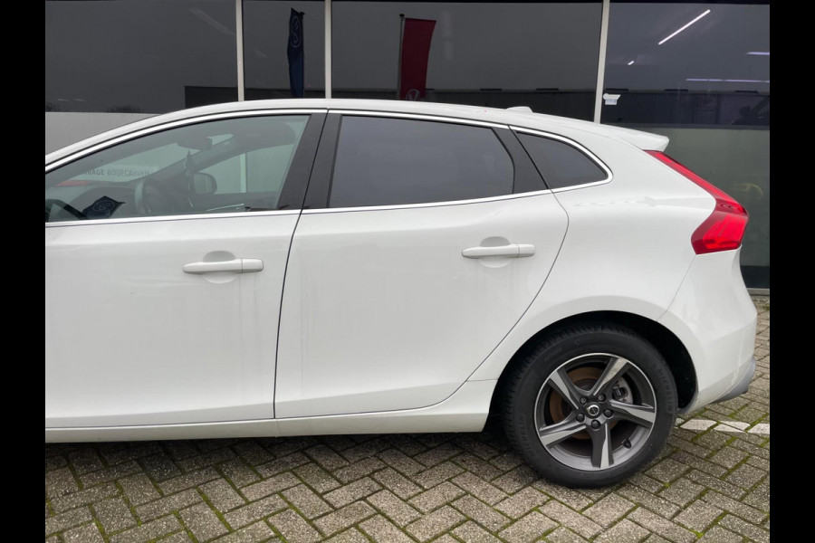 Volvo V40 2.0 D3 Business Sport / panoramadak / leer