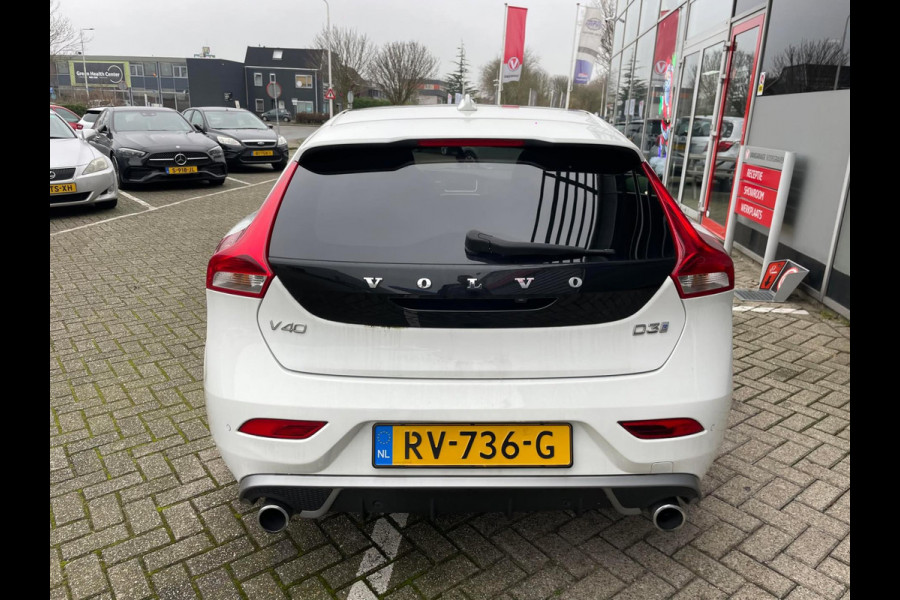 Volvo V40 2.0 D3 Business Sport / panoramadak / leer