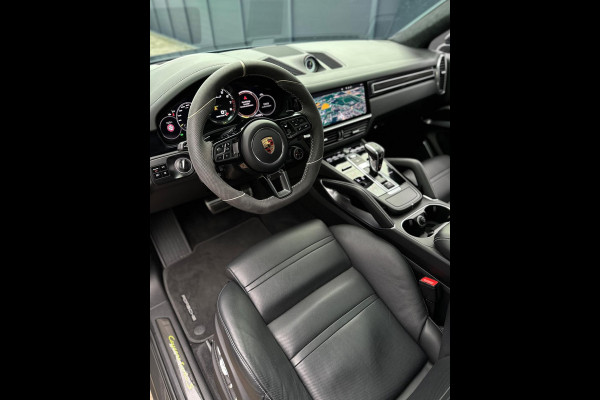 Porsche Cayenne Coupé 4.0 Turbo S E-Hybrid TechArt Carbon Approved