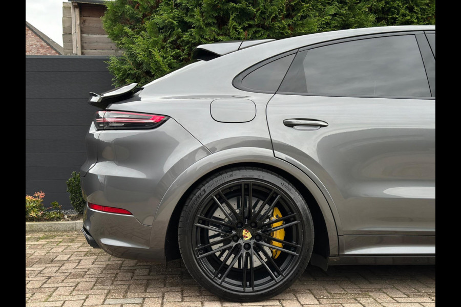 Porsche Cayenne Coupé 4.0 Turbo S E-Hybrid TechArt Carbon Approved