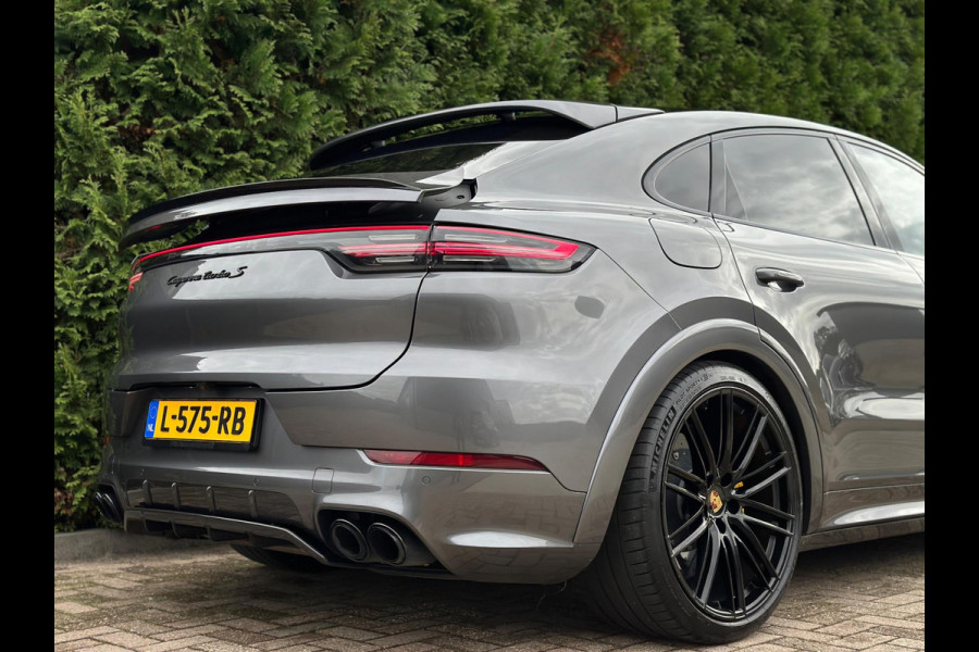 Porsche Cayenne Coupé 4.0 Turbo S E-Hybrid TechArt Carbon Approved