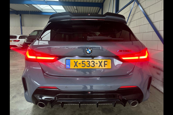 BMW 1-serie M135i xDrive Executive Maxton|HUD|PANO|