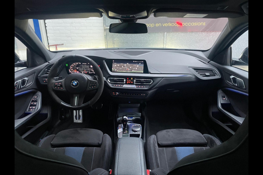 BMW 1-serie M135i xDrive Executive Maxton|HUD|PANO|