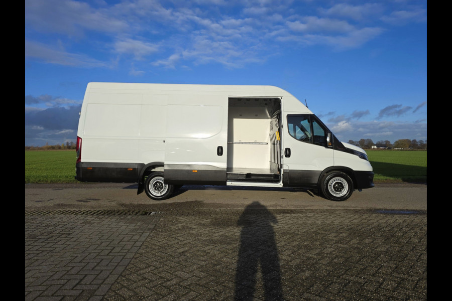 Iveco Daily 35S18HV 3.0 410 H3 - 180 Pk - Euro 6 - AUTOMAAT - Climate Control - ParkeerCamera